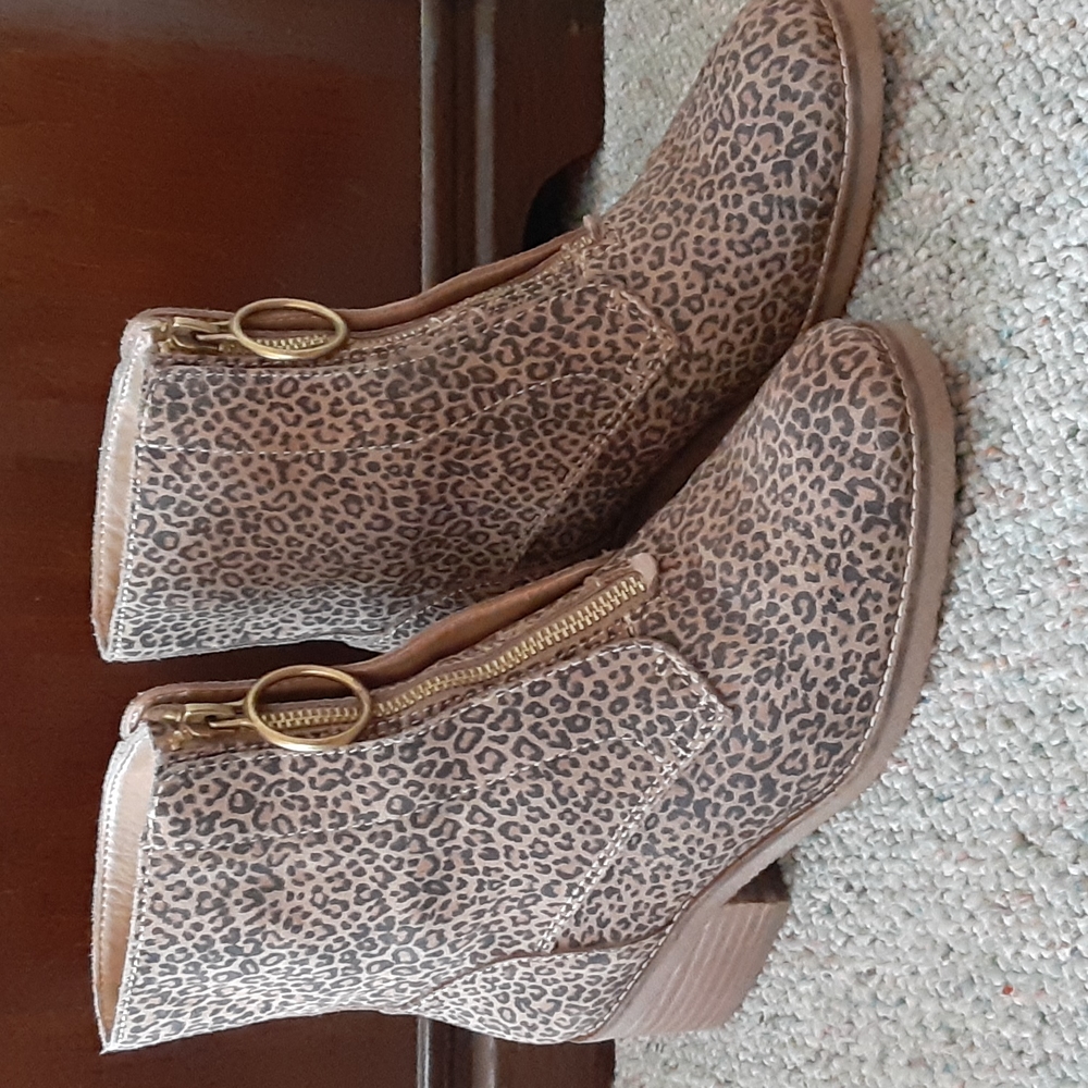Lucky brand suede leopard Tibly booties size 8M